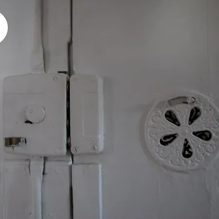 Windows Of Bica-great View Over River * Лиссабон