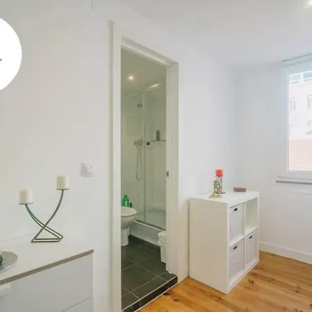 Apartment Windows Of Bica-great View Over River *