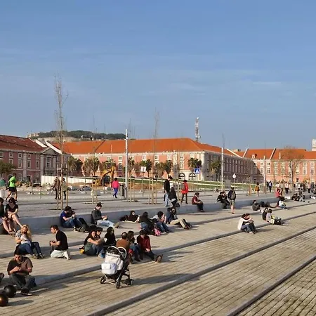 Windows Of Bica-great View Over River * Лиссабон