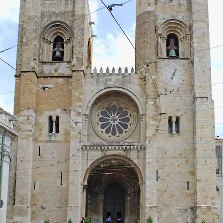 Windows Of Bica-great View Over River Appartement Lissabon